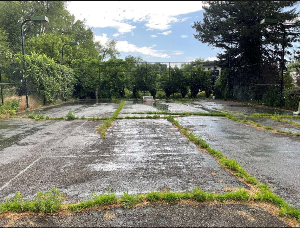 2113 E FARDOWN AVE Holladay, UT 84121