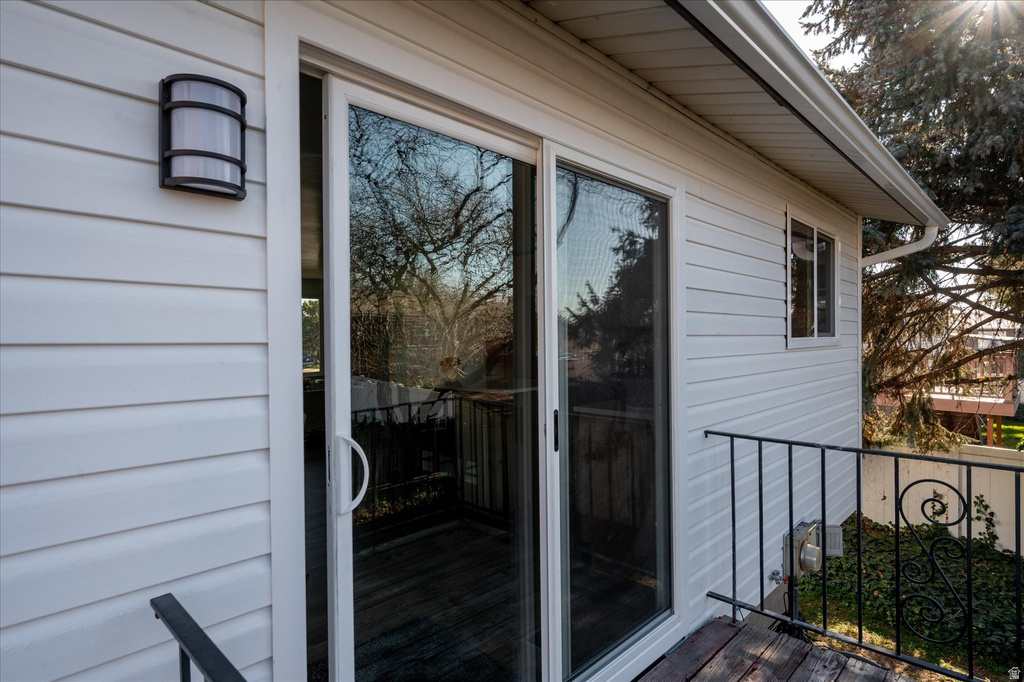 833 N STARCREST DR Salt Lake City, UT 84116