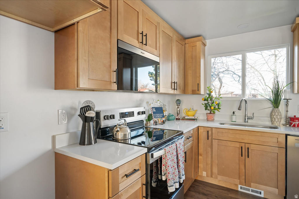 833 N STARCREST DR Salt Lake City, UT 84116