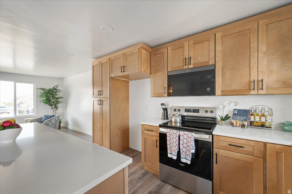 833 N STARCREST DR Salt Lake City, UT 84116