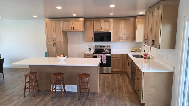 833 N STARCREST DR Salt Lake City, UT 84116