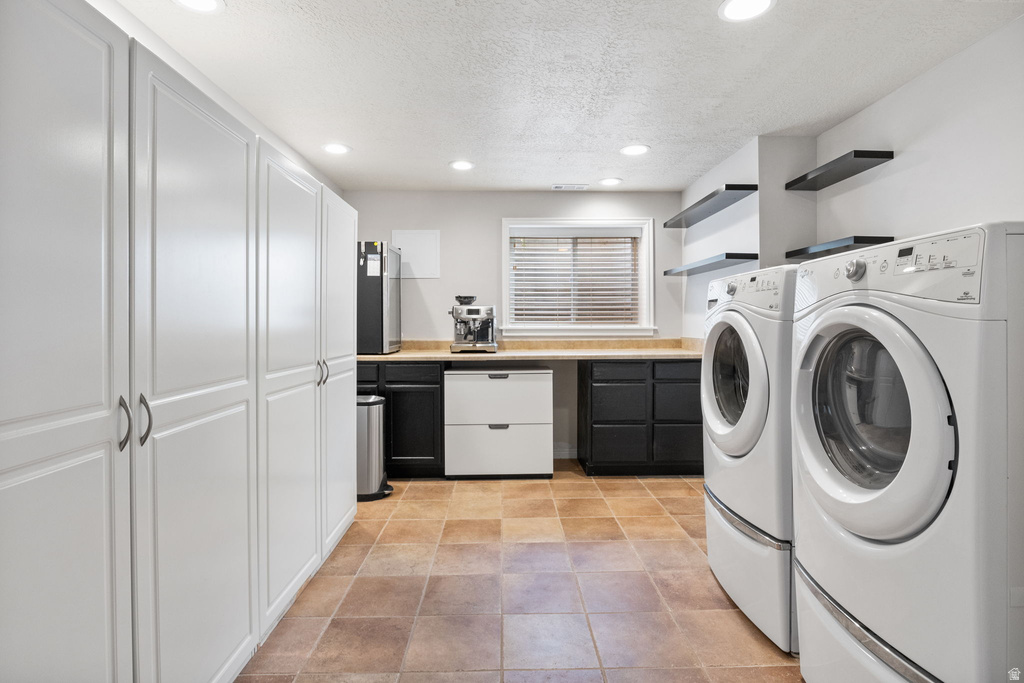 9451 S FOX CIR Sandy, UT 84092