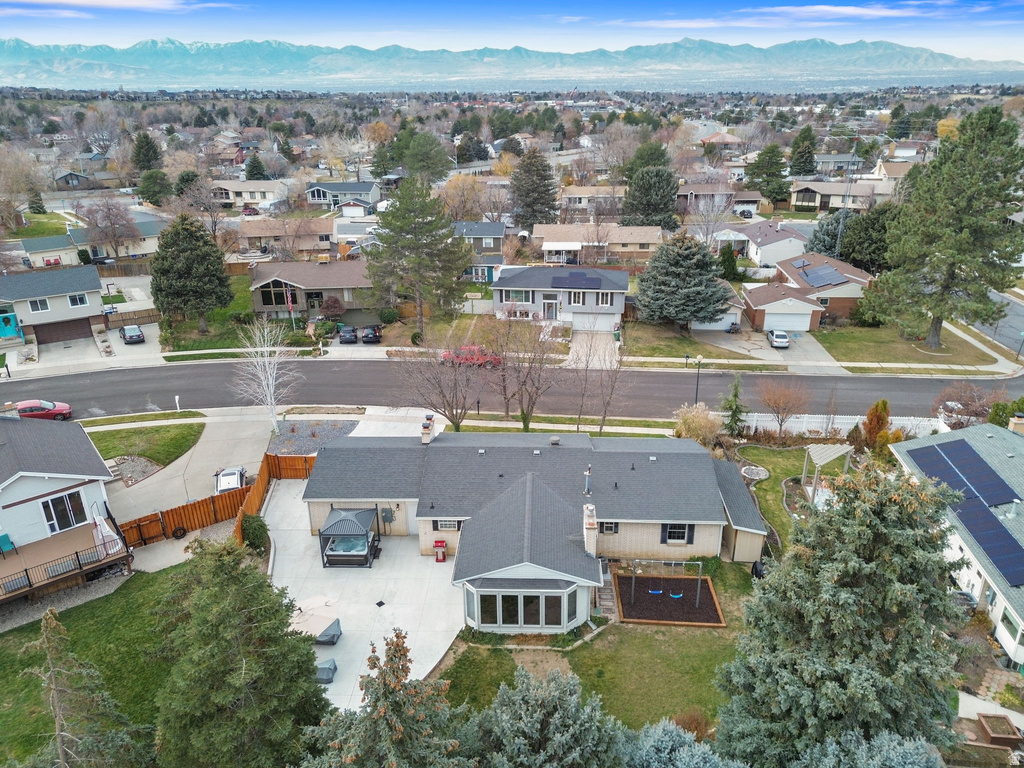 9451 S FOX CIR Sandy, UT 84092