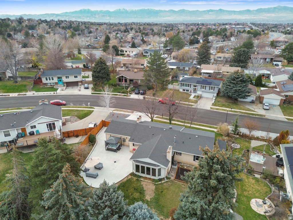 9451 S FOX CIR Sandy, UT 84092