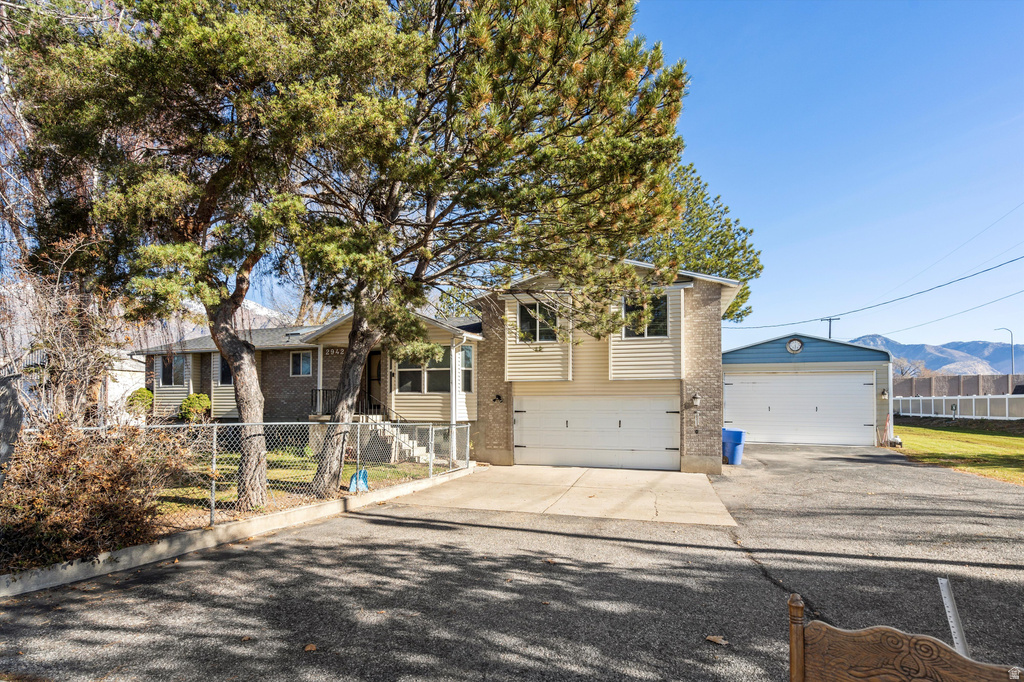 2942 N 2000 W Farr West, UT 84404