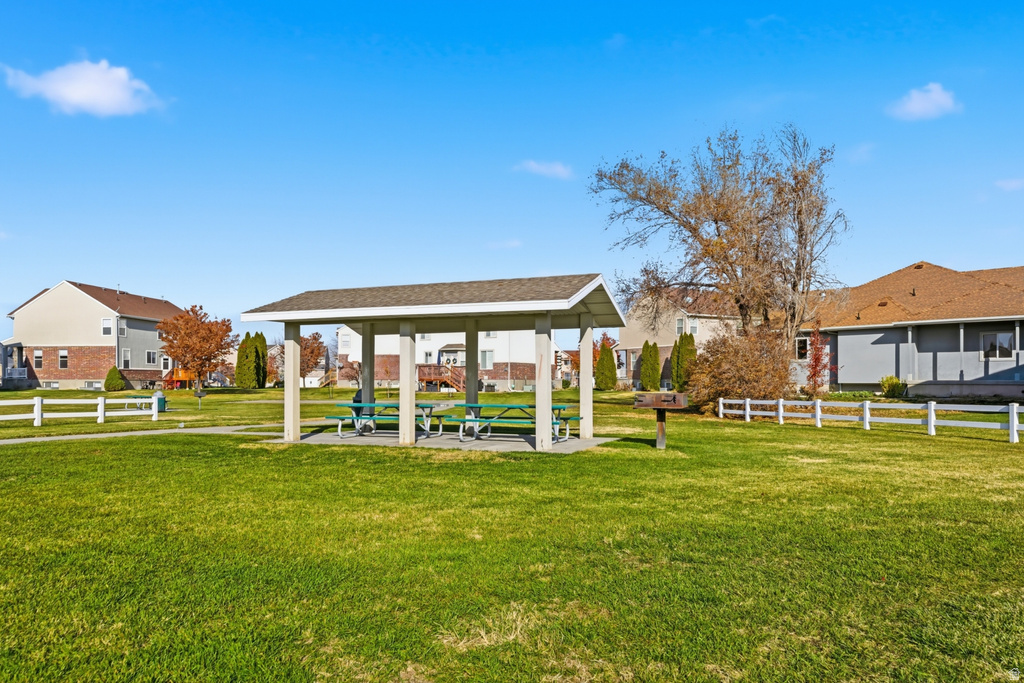 1430 S HEATHER LN Syracuse, UT 84075