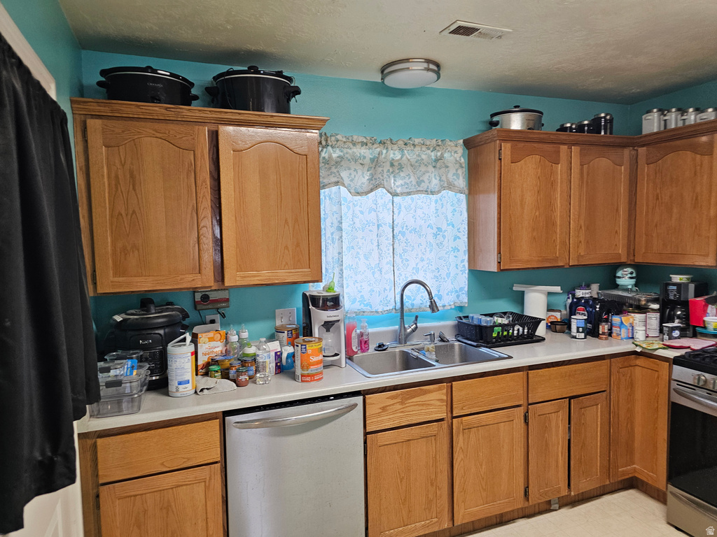 600 W CANYON LN Ferron, UT 84523