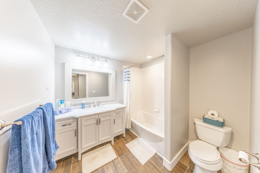 1401 W 1930 N Clinton, UT 84015