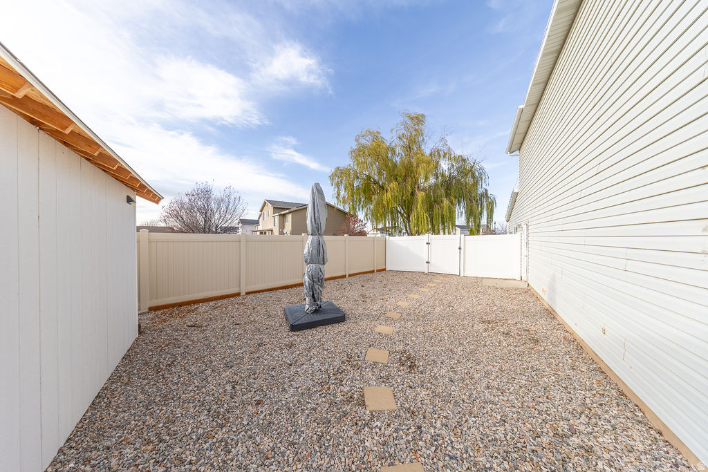 1401 W 1930 N Clinton, UT 84015