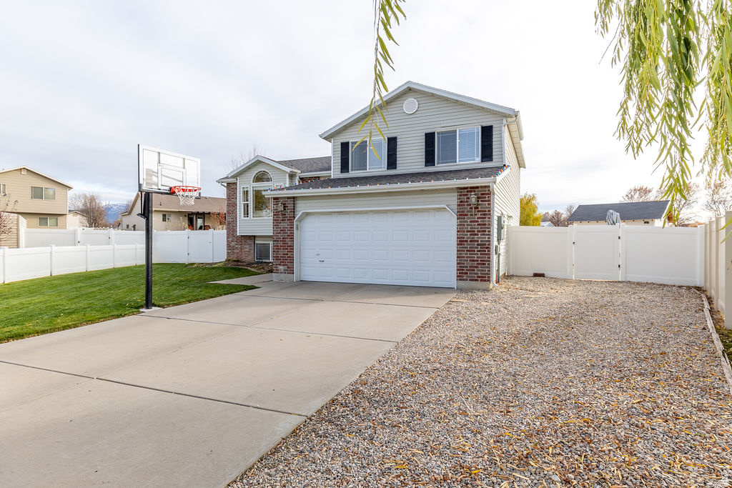 1401 W 1930 N Clinton, UT 84015