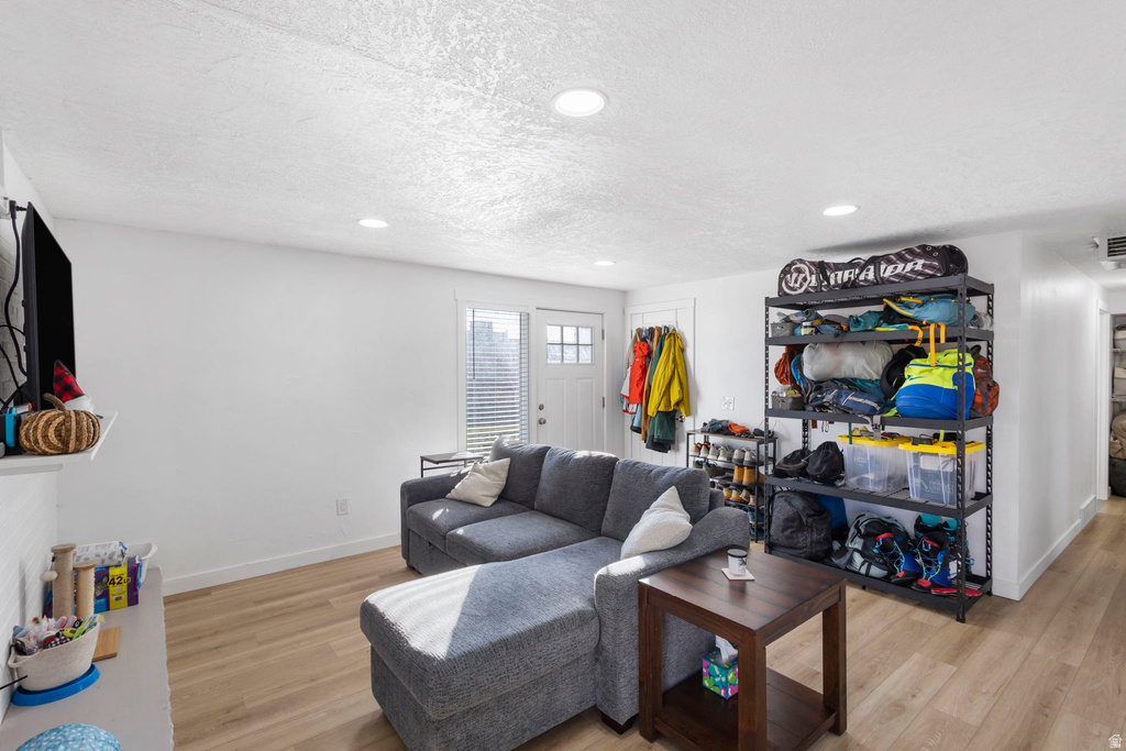 6876 S 90 E Midvale, UT 84047