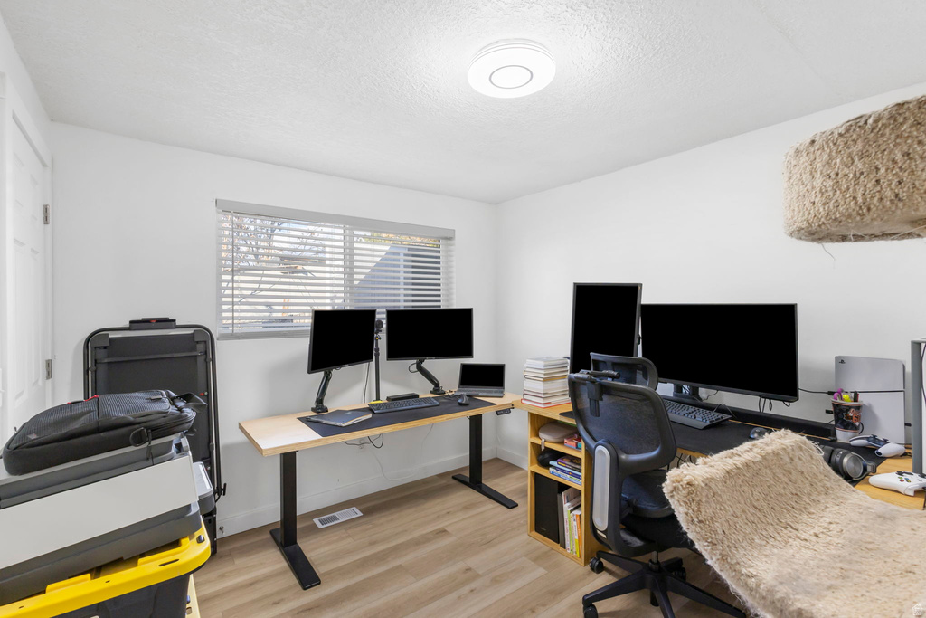 6876 S 90 E Midvale, UT 84047