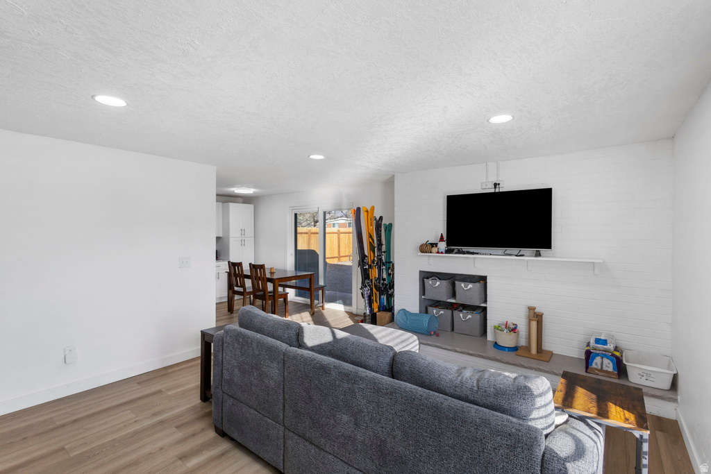 6876 S 90 E Midvale, UT 84047