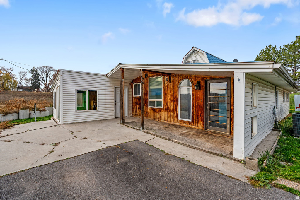 3776 N 2400 W Benson, UT 84335