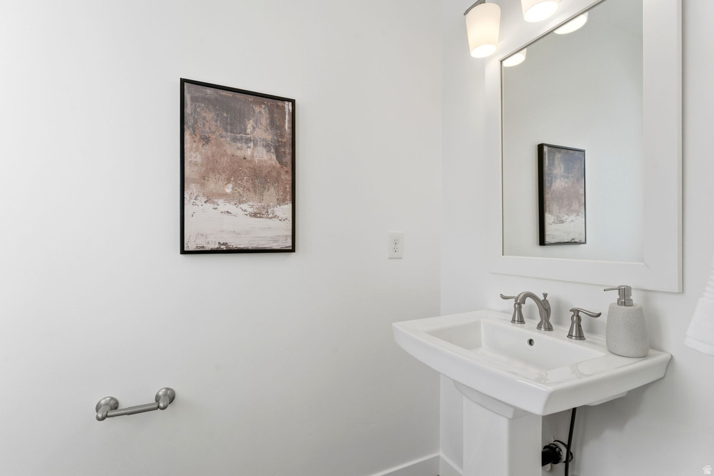 22 N 1100 W Farmington, UT 84025