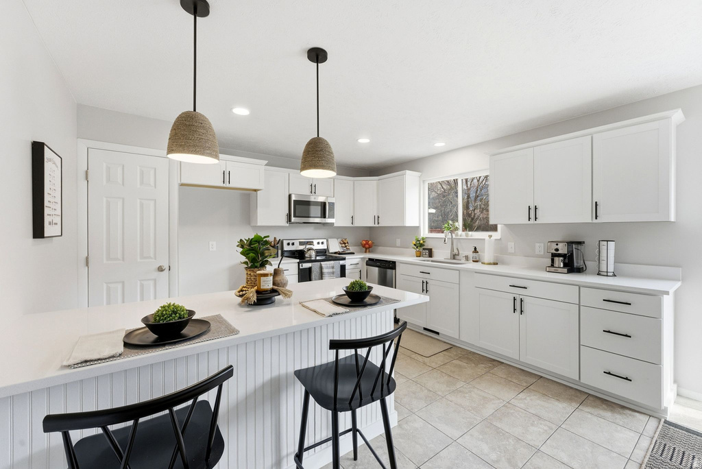 11139 S 1330 E Sandy, UT 84092