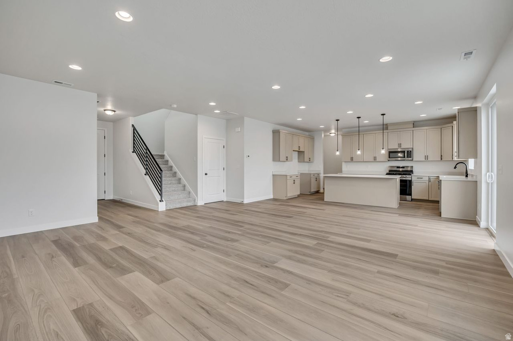 2524 S 3590 W #601 Syracuse, UT 84075