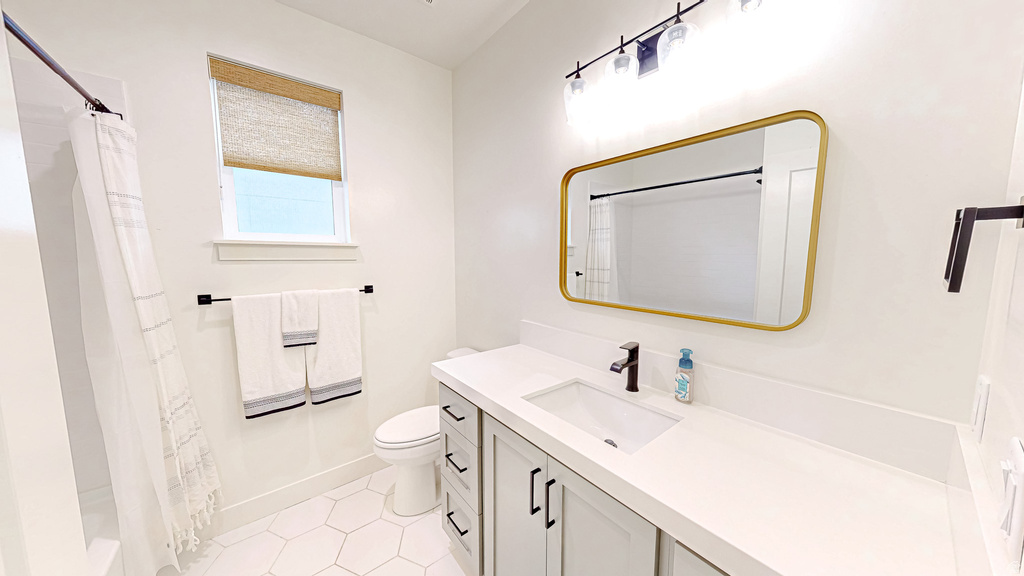 897 N MAIN ST ST Mapleton, UT 84664