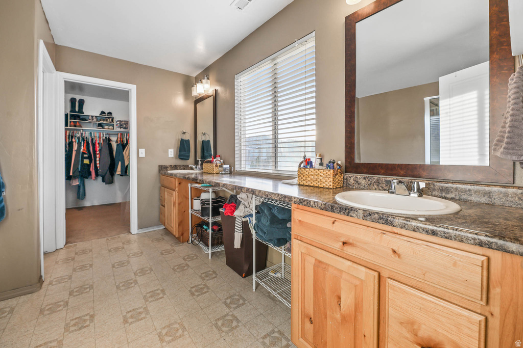 8224 S OAK VISTA DR West Jordan, UT 84081