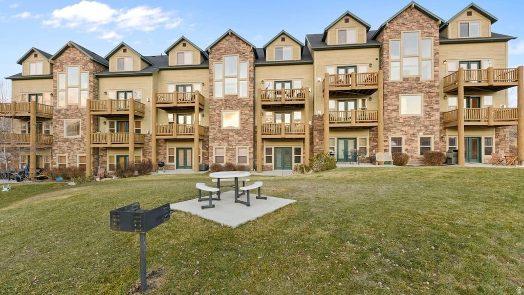 5063 LAKEVIEW DR #1003 Eden, UT 84310