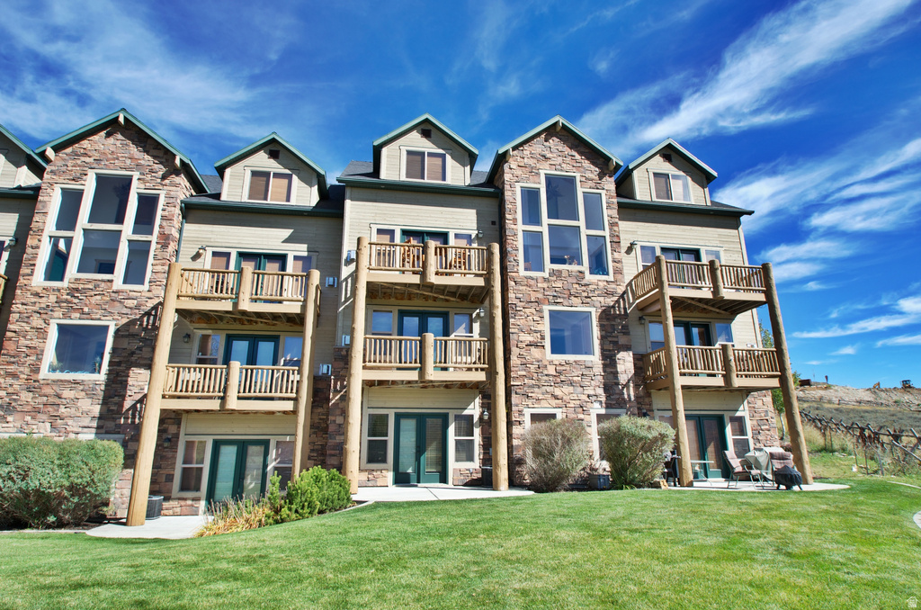 5063 LAKEVIEW DR #1003 Eden, UT 84310