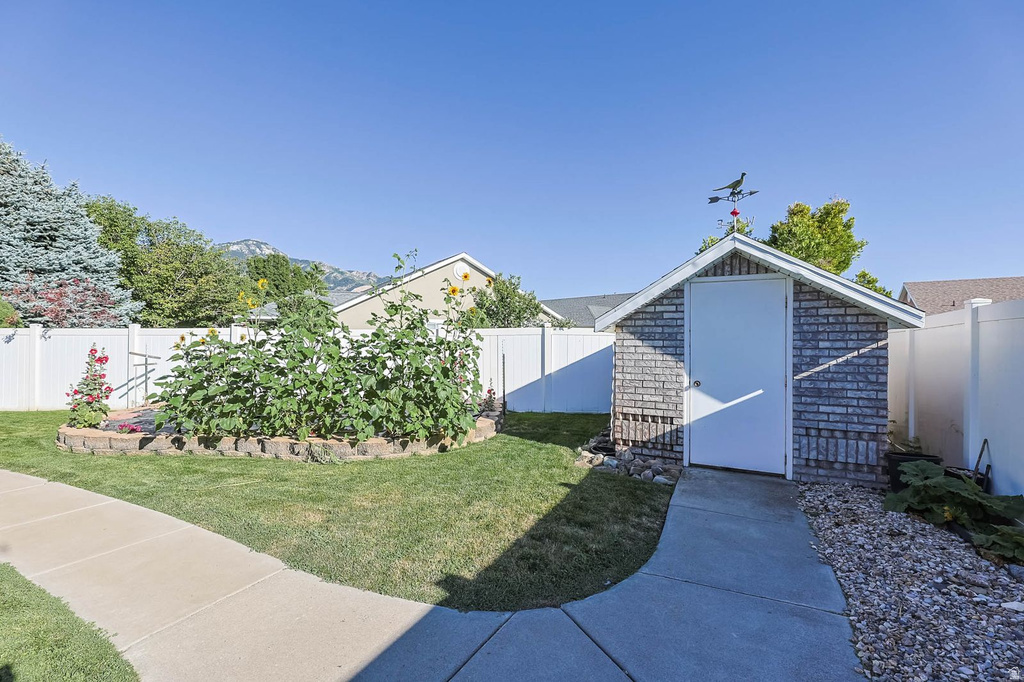 2474 N DORCHESTER AVE Harrisville, UT 84414