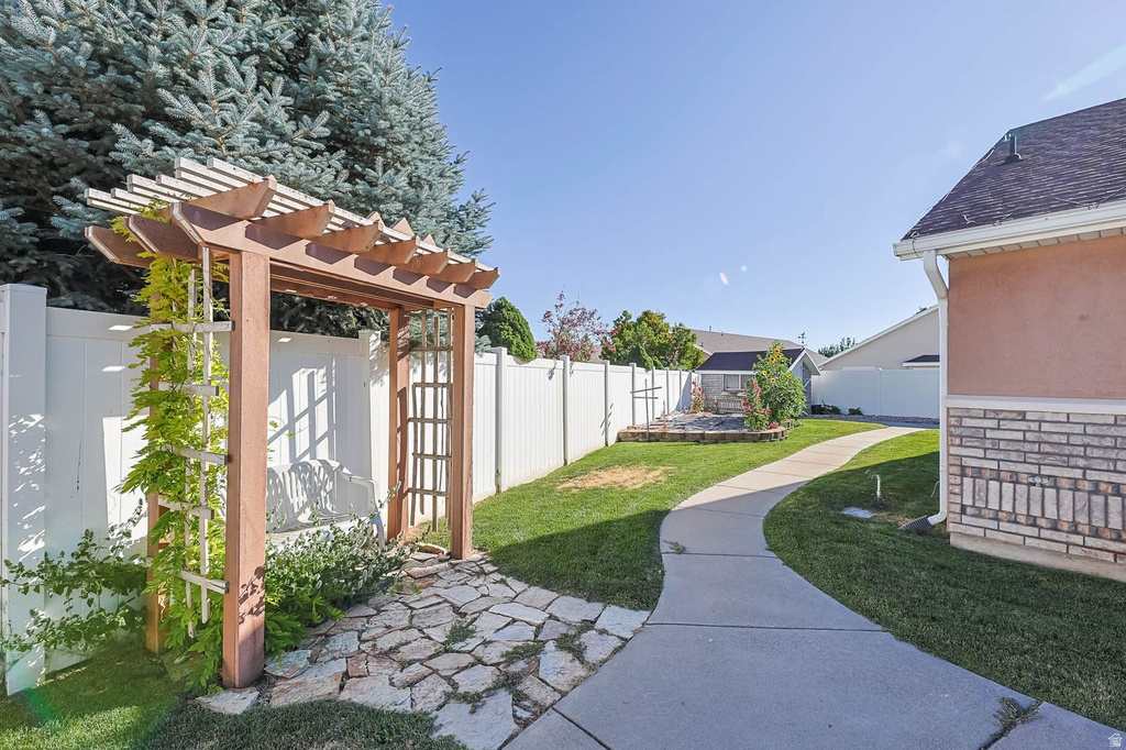 2474 N DORCHESTER AVE Harrisville, UT 84414