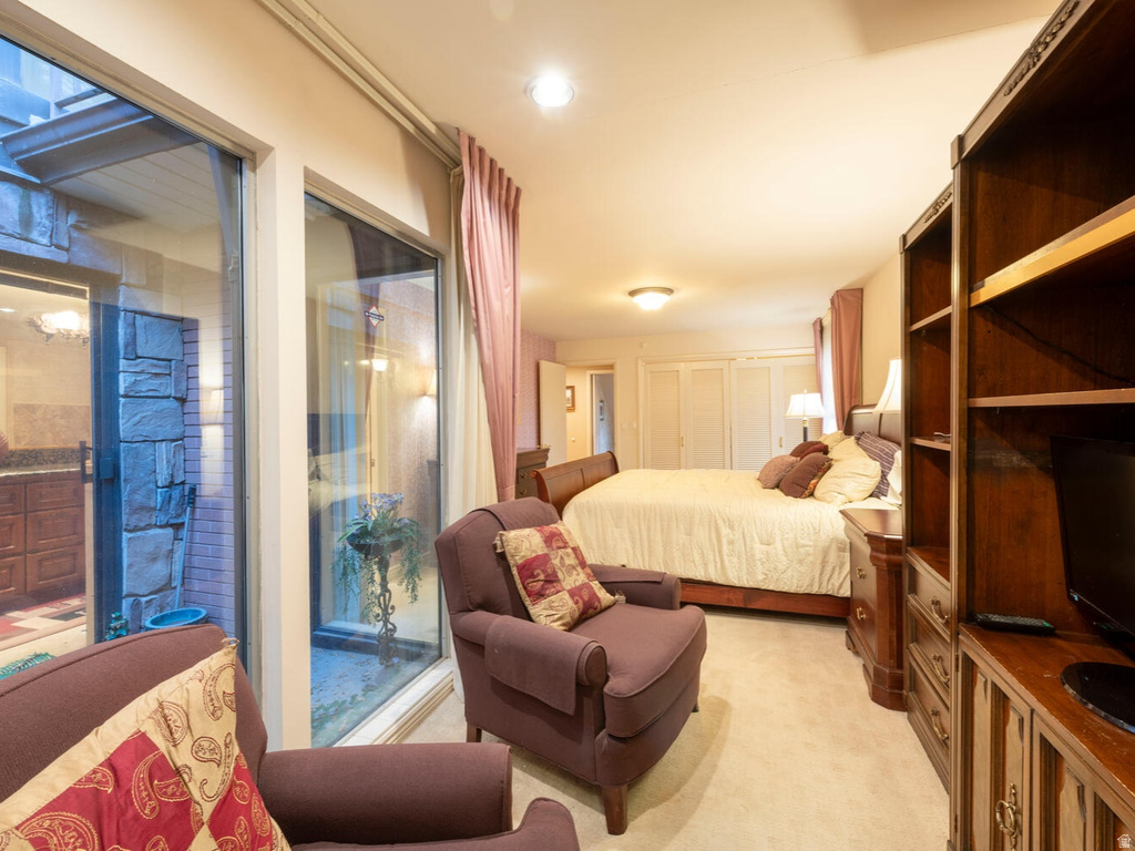 2662 E SKYLINE DR Salt Lake City, UT 84108