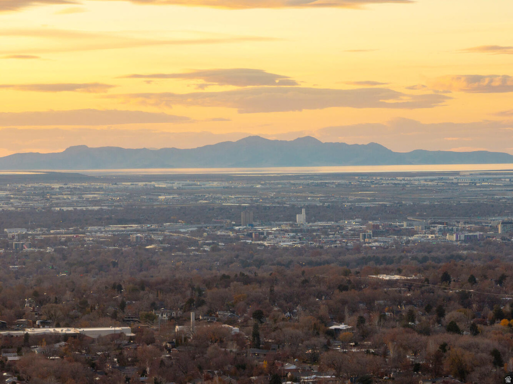 2662 E SKYLINE DR Salt Lake City, UT 84108