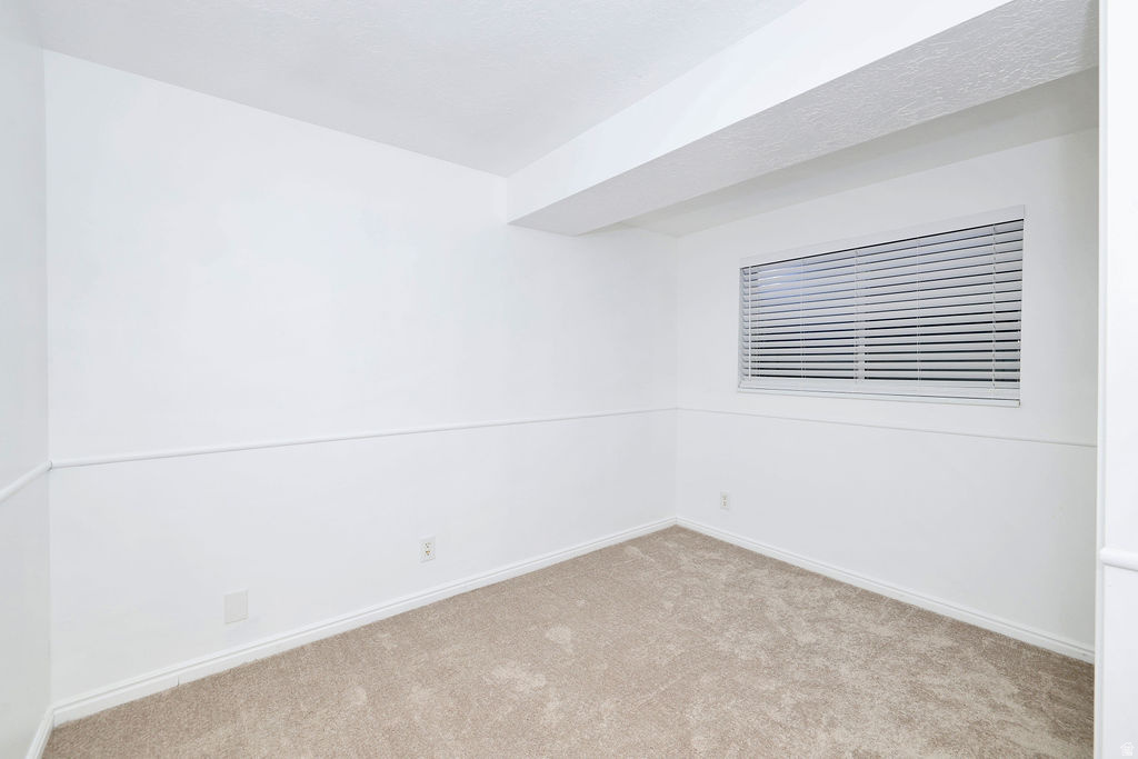 7165 S CALLIE DR West Jordan, UT 84084