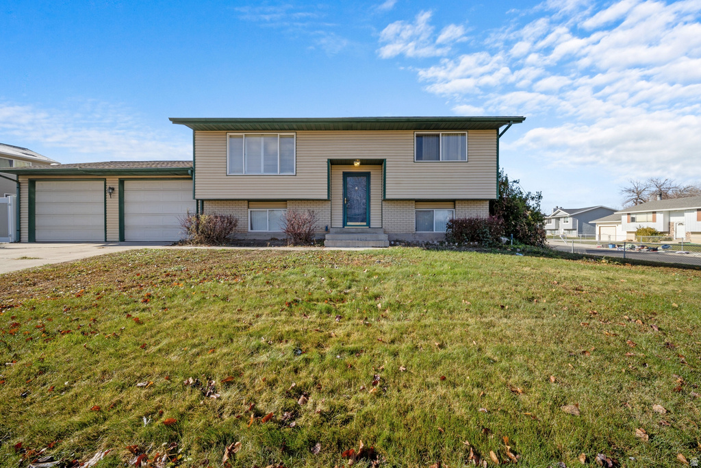 4402 S WORMWOOD DR West Valley City, UT 84120