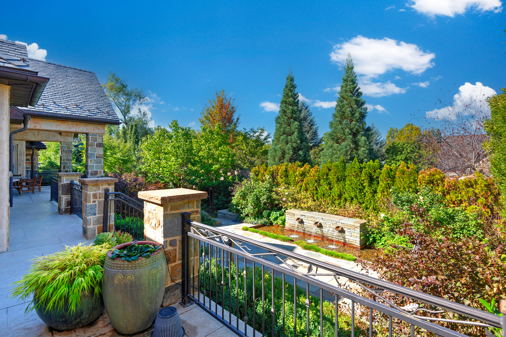 6176 S VERNESS CV Holladay, UT 84121