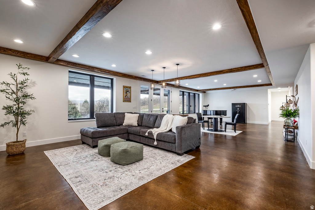 5842 OLD SNOWBASIN RD Huntsville, UT 84317