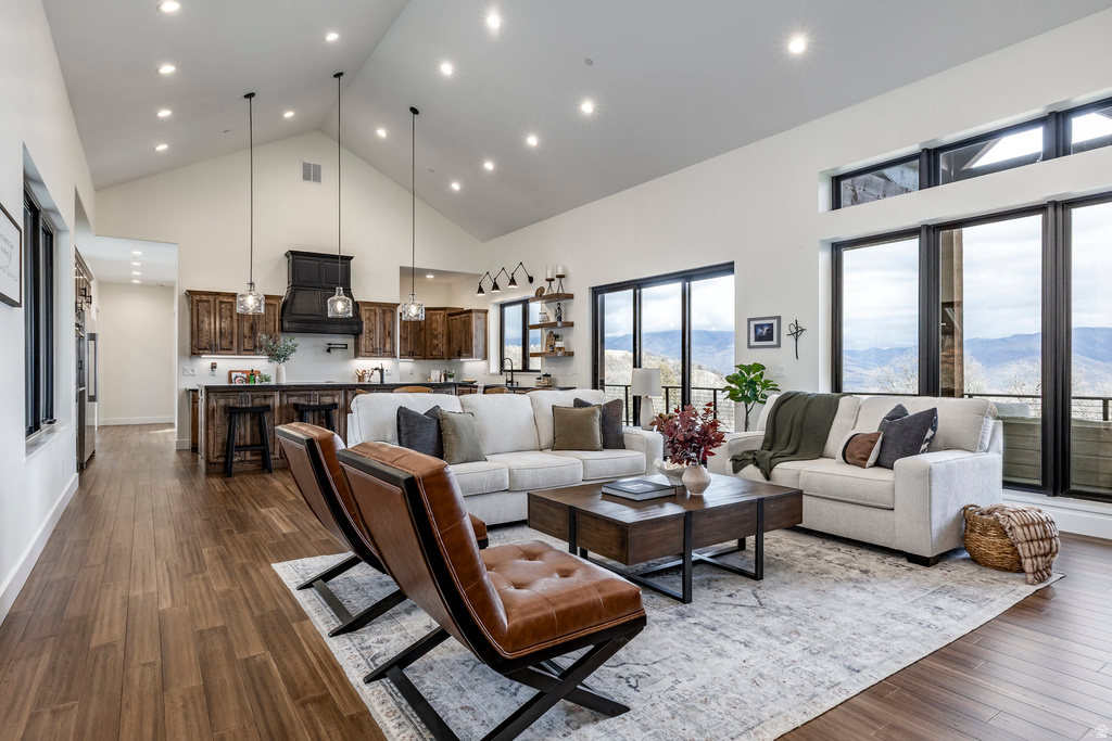 5842 OLD SNOWBASIN RD Huntsville, UT 84317