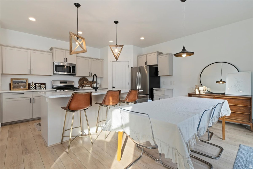 598 S HIGHPOINT DR Saratoga Springs, UT 84045