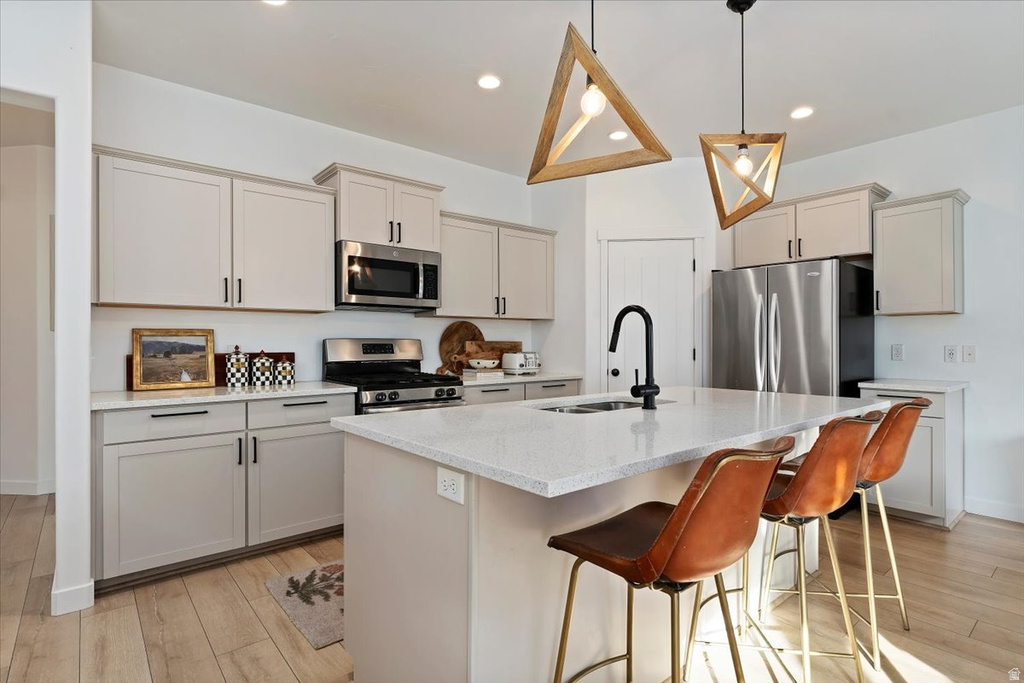 598 S HIGHPOINT DR Saratoga Springs, UT 84045