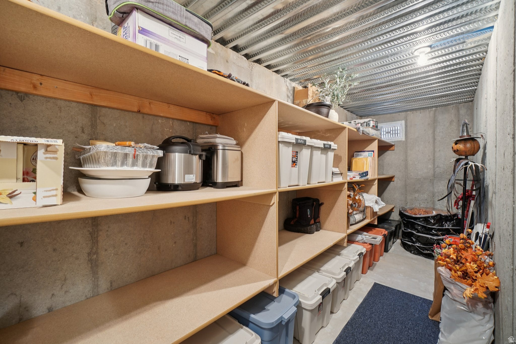 378 N THURSTON LN Layton, UT 84040