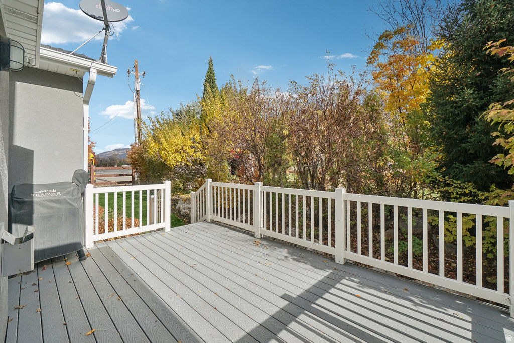 378 N THURSTON LN Layton, UT 84040