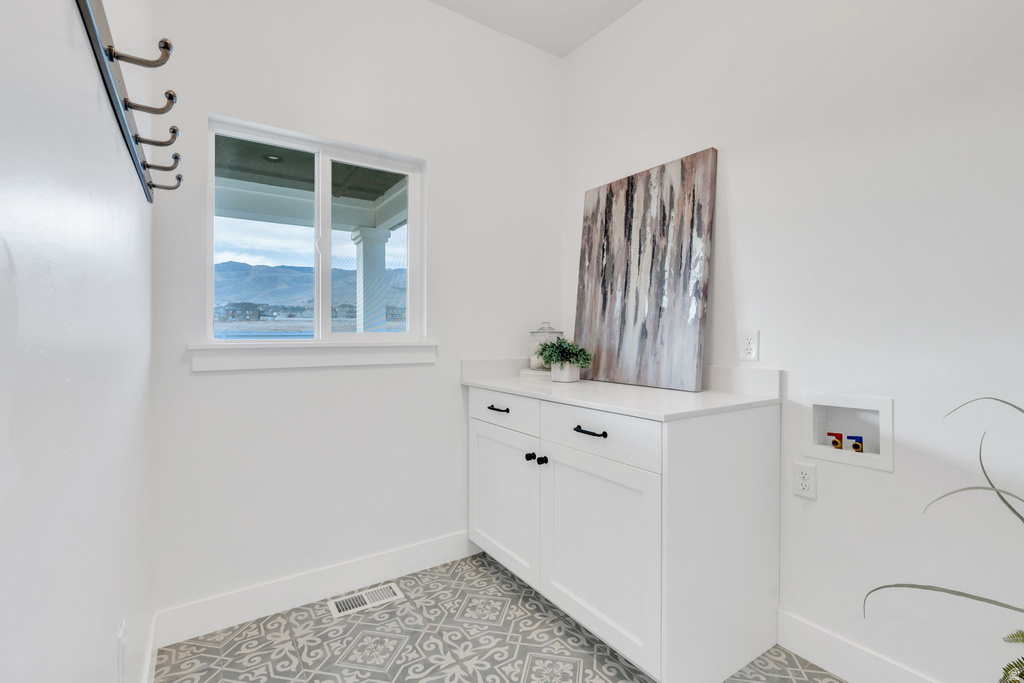 717 W LIGHTHOUSE DR Saratoga Springs, UT 84045