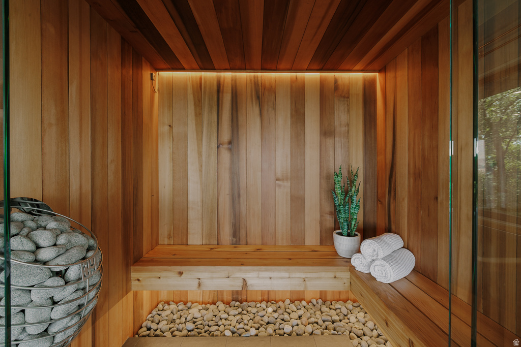 2244 S LAKELINE CIR Salt Lake City, UT 84109