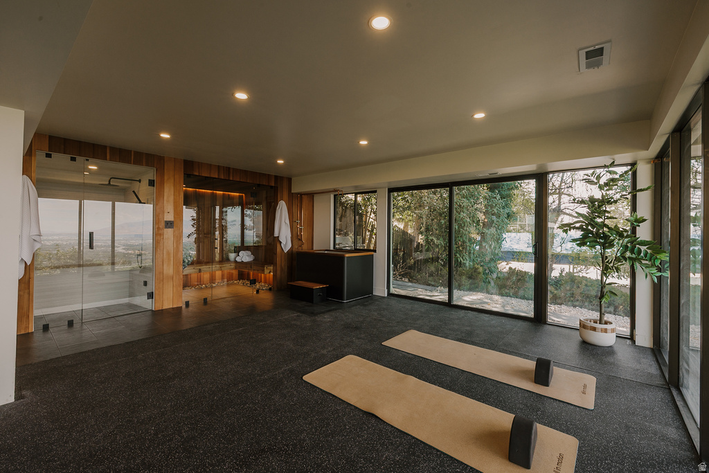 2244 S LAKELINE CIR Salt Lake City, UT 84109