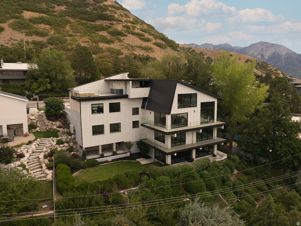 2244 S LAKELINE CIR Salt Lake City, UT 84109