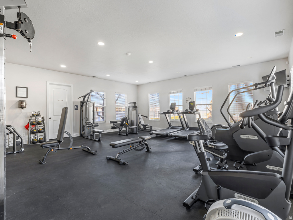 512 N WALTON DR North Salt Lake, UT 84054