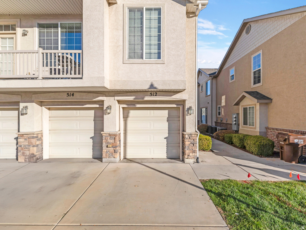 512 N WALTON DR North Salt Lake, UT 84054