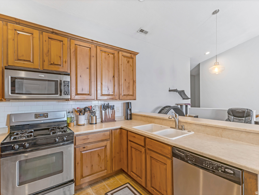 512 N WALTON DR North Salt Lake, UT 84054