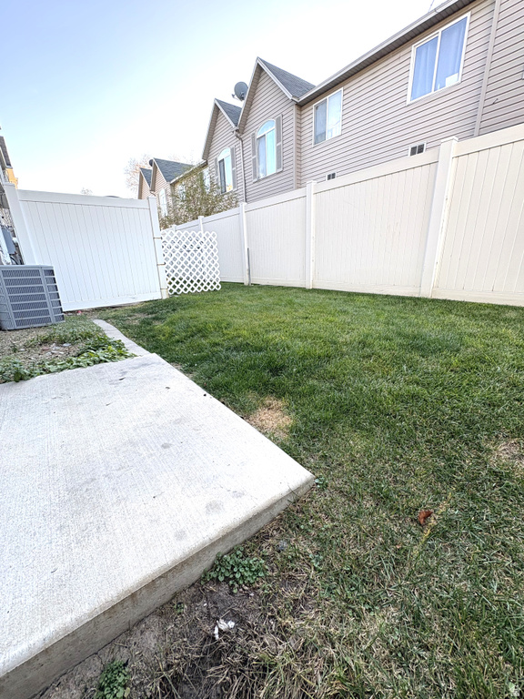 2402 S BLACK VILLAGE CT West Valley City, UT 84119