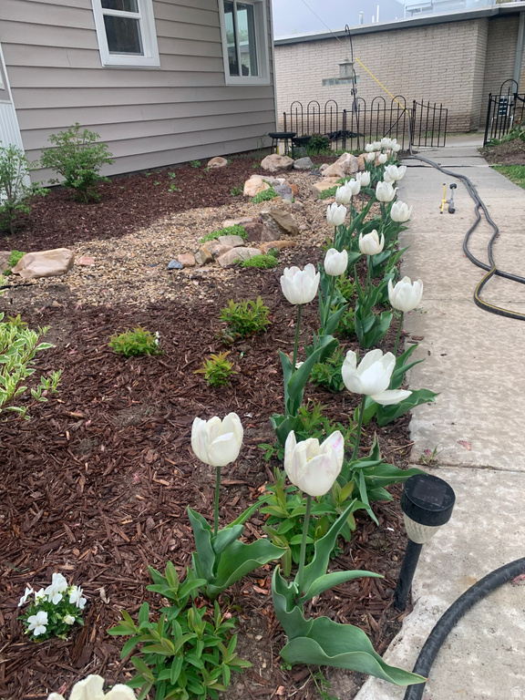 74 W MAIN ST Grantsville, UT 84029