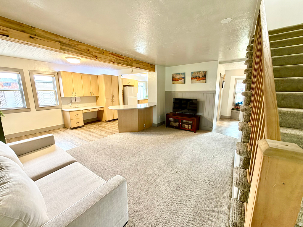 74 W MAIN ST Grantsville, UT 84029