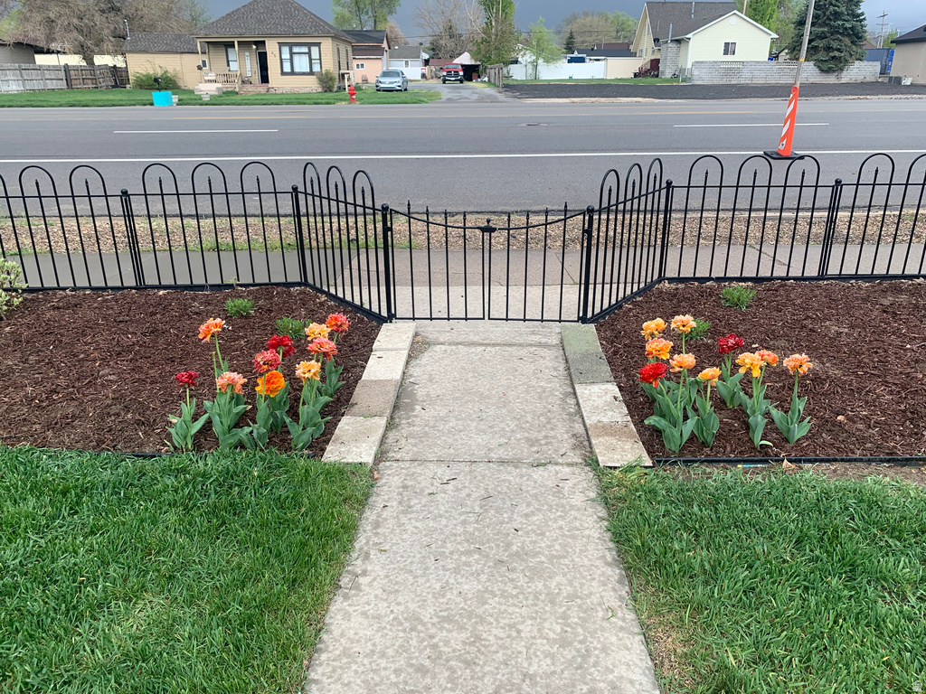 74 W MAIN ST Grantsville, UT 84029