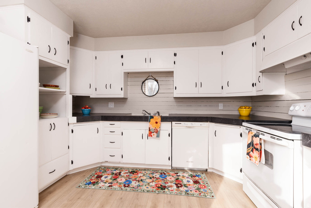 70 N MAIN Aurora, UT 84620